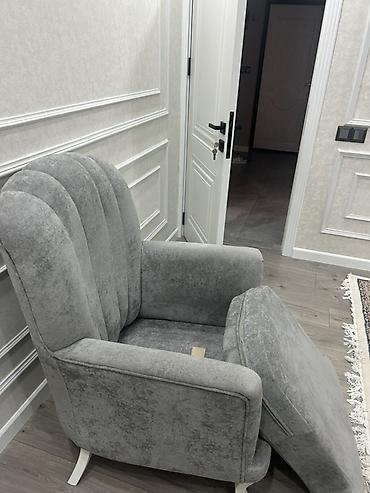 gaming kreslolar: Boz rəngli yumşaq kreslo. İstifadə edilməyib. - Material: məxmər — 4