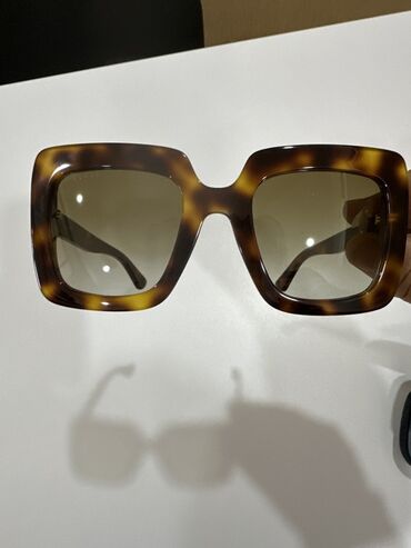 Eynəklər: Gün eynəyi, Gucci — 2