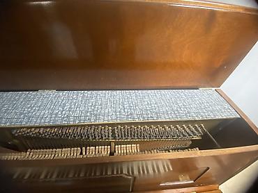 piano az: Upright pianino – klassik taxta korpuslu Xüsusiyyətlər: - Tip — 1