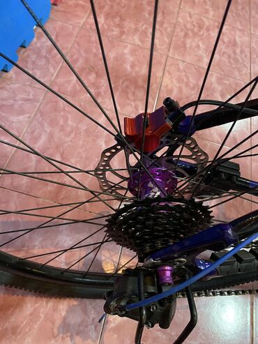 BMX velosipedlər: Salam. Ram - alminumdur Tormuz- TANKE Hidrolik əyləclər. Yağ — 8