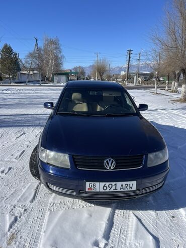 купить двигатель на пассат б3 1.8 моно: Представляем синий седан Volkswagen Passat, надежный и практичный