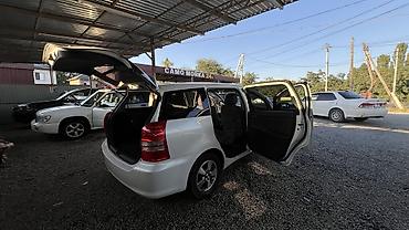 Транспорт: Toyota WISH: 2003 г., 2 л, Автомат, Бензин, Минивэн — 10