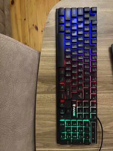 Klaviaturalar: Klaviaturada 20-yə yaxın RGB modu var, işıqları səliqəli və gözəl — 7