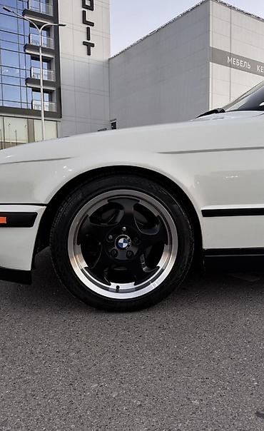 машина bwm: BMW 5 series: 1991 г., 2.8 л, Кол менен иштөөчү, Бензин, Седан — 8