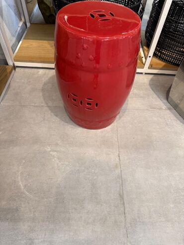 Digər mebel: Yeni, Sadə stul, İtaliya