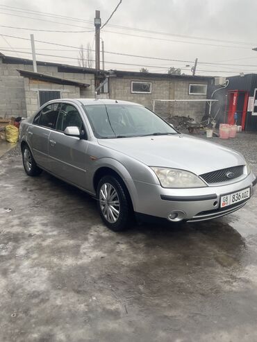 Ford: Ford Mondeo: 2002 г., 1.8 л, Механика, Газ, Седан