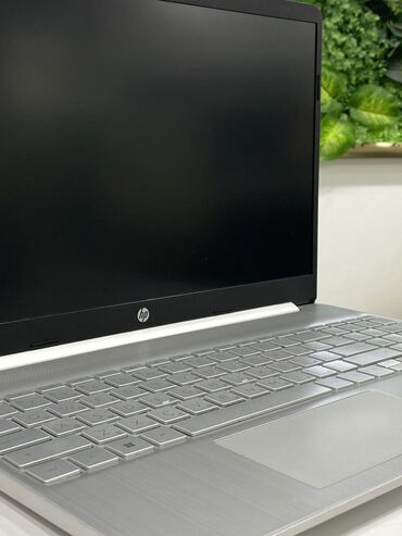 ноутбук hp: Ноутбук, HP, 8 ГБ ОЭТ, Intel Core i3, 15.6 ", Колдонулган, Татаал эмес тапшырмалар үчүн, эс тутум SSD