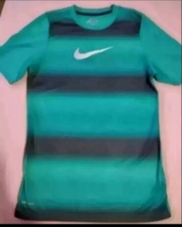 muska odela valjevo: Short sleeves T-shirt, S (EU 48), Nike, color - Green