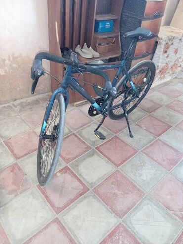1 yaşdan yuxarı uşaqlar üçün velosipedlər: İşlənmiş Şose velosipedi Trinx, 28", sürətlərin sayı: 7, Ünvandan götürmə