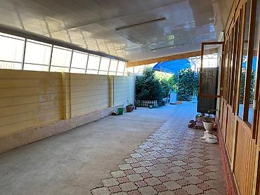 Продажа коттеджей и домов: Дом с благоустроенным двором и навесом 🏡 Продаётся уютный двухэтажный — 3