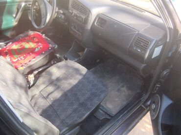 Volkswagen: Volkswagen Golf: 1994 г., 1.6 л, Механика, Бензин, Хэтчбэк — 10