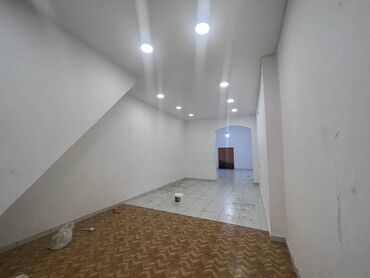 Digər kommersiya daşınmaz əmlakı: Sahəsi 80m2 olan təmirli,təmiz obyekt icarəyə verilir. İçərisində — 1
