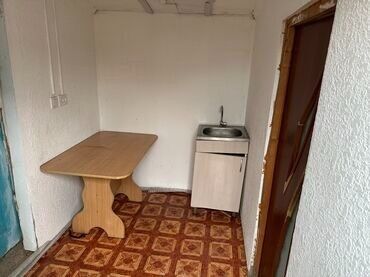 снять дом на день: 15 м², 1 комната, Подвал, погреб, Забор, огорожен