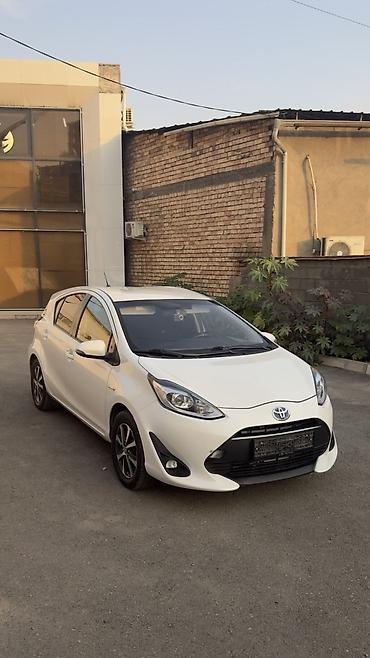 Toyota: Toyota Prius C: 2019 г., 1.5 л, Вариатор, Гибрид, Хэтчбэк — 2