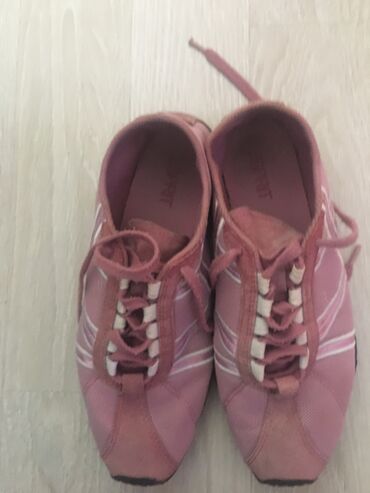 термо кроссовки бишкек цена: Продаю женские стильные кроссовки Esprit, цвет розовый, замшевые