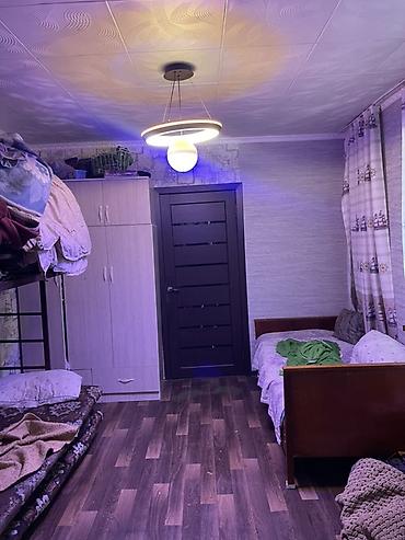 Продажа коттеджей и домов: Продаётся пол дома барачного типа. Коммуникации Свет Вода холодная — 13