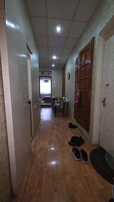 Mənzillər: 2 otaqlı mənzil – tam əşyalı - Plan: uzun dəhlizli, ayrılmış yataq — 2