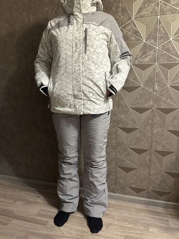 женские горнолыжные костюмы: Женские лыжные костюмы 
Размеры S,M,L,XL,2XL,3XL

По вопросам звоните