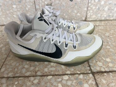 claudia donateli obuca: Kobe 11
Broj 42,5