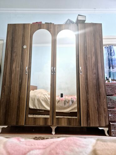 islenmis dolablar: İşlənmiş, Açılan, 4 qapılı Düz dolab, Dolab-asılqan