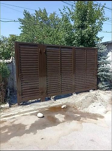 Распашные ворота: Металлические откатные/распашные ворота современного дизайна - — 10