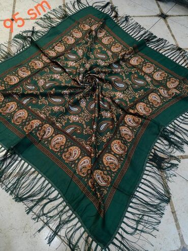 Baş geyimləri: Kelagayi böyük ölçülərdə.ipekler 35 m.ketan pambıq 30 m — 21