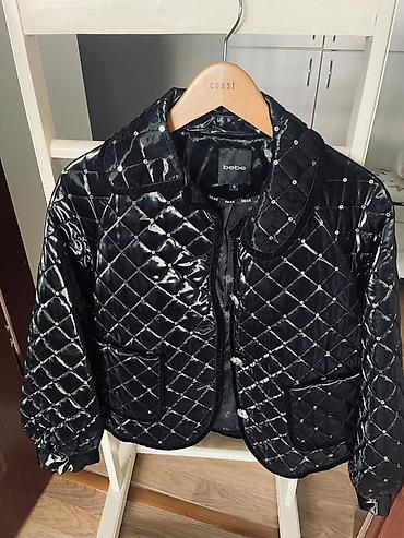 Bebe brendi, qara rəngli, parlaq laklı teksturaya malik quilted (rombl lalafo.az -da Bebe brendi, qara rəngli, parlaq laklı teksturaya malik quilted (rombl