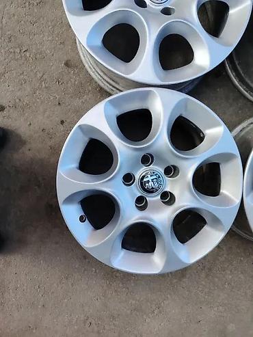 kompletni točkovi: Alu felne R16 Alfa Romeo 5x110. Alu felne R16 Alfa Romeo 5x110 7jx16H2 — 2