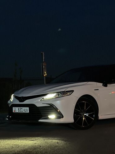 камри 2018: Toyota Camry: 2018 г., 2.5 л, Вариатор, Гибрид, Седан