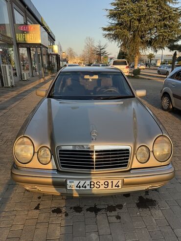 Mercedes-Benz: Mercedes-Benz E-Class (W210) sedan - Korpus: sedan, gümüşü rəng - — 11