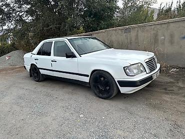 Mercedes-Benz: Mercedes-Benz E-Class: 1985 г., Седан — 11