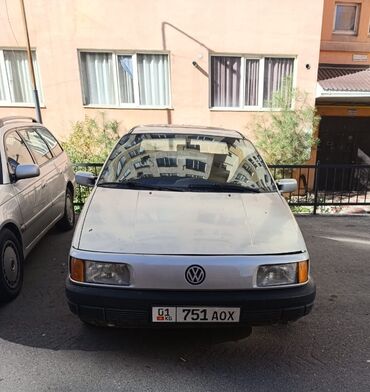 Volkswagen: Volkswagen Passat: 1989 г., 1.8 л, Механика, Бензин, Седан