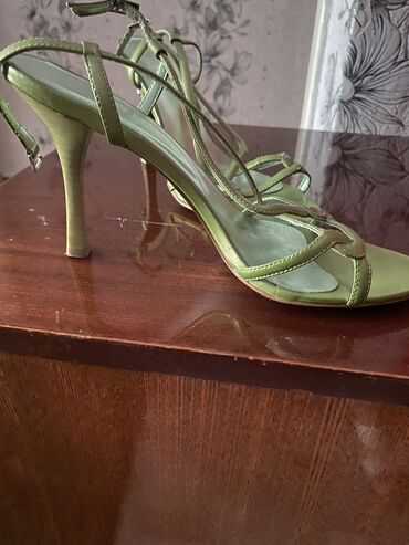женские босоножки р 39: Классные туфли салатового цвета 39 размер 
В отличном состоянии