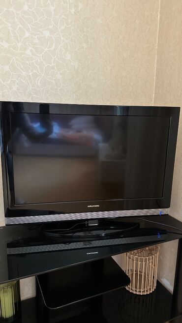 Televizorlar: Yaxşı vəziyyətdə. Smart box üstündə verilir