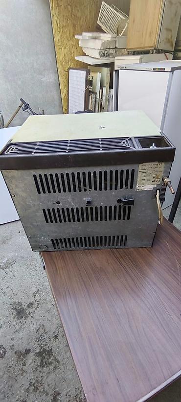Prodajem frizider 12-220V i plin,. Cena 100€. Broj telefona