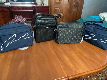 хозяйственные сумки бишкек: Барсетка, Louis Vuitton, Материал: Искусственная кожа, Новый