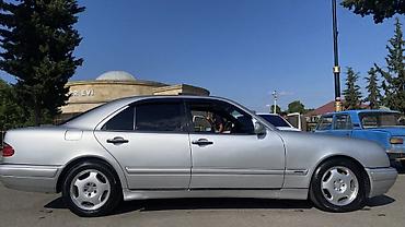yan guzgulər s: Mercedes-Benz E-Class: 2.8 l | 1997 il Sedan — 3