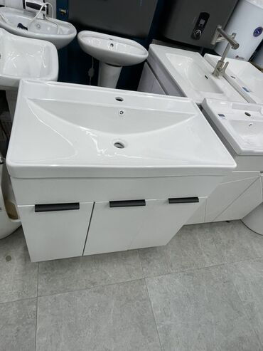 мебель в ванну: Тумба с раковиной для ванной комнаты, подвесная. - Комплект: широкая