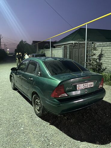 б у машины: Ford Focus: 2000 г., 2 л, Механика, Бензин, Седан