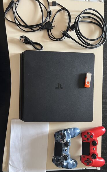 Digər oyun və konsollar: PlayStation 4 Slim prosifka model. 3 ay işlədilib. Zəmanət talonu var