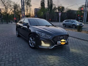 серый hyundai: Hyundai Sonata: 2017 г., 2 л, Типтроник, Газ, Седан