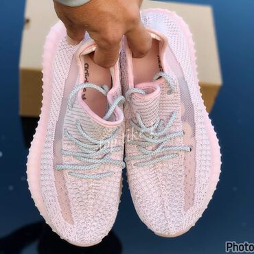 scandal muski parfem: Yeezy boost patike
36 do 46
4199 din