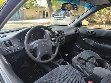 honda inside: Honda Civic: 1998 г., 1.4 л, Механика, Бензин, Хэтчбэк — 8