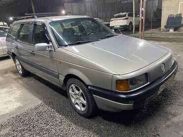 Toyota: Volkswagen Passat: 1989 г., 1.6 л, Механика, Бензин, Универсал