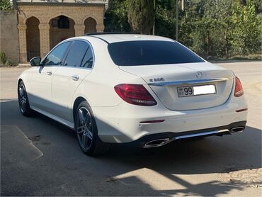 Mercedes-Benz: Mercedes-Benz E-Class: 2 l | 2016 il Sedan — 8