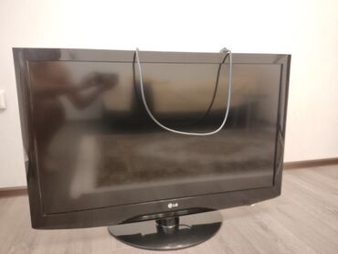 Телевизоры: Продаю телевизор LG оригинал 42 диагональ все работает