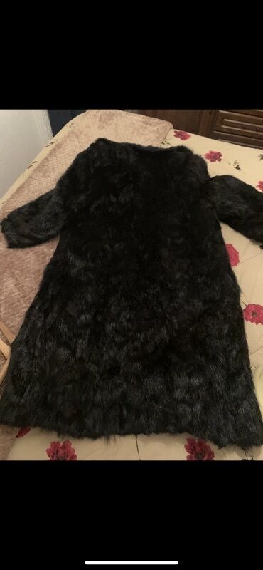 Krzneni kaputi: L, Sa postavom, bоја - Crna — 10