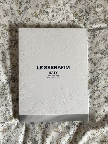 подарка для детей: Альбом LE SSERAFIM - EASY Ver. серая Наполнение: - фотобук - CD