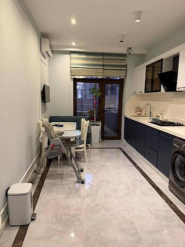 mansar ev: İcarəyə verilir 2 otaqlı yeni tikili 90 m², 8 Noyabr m. 1 000 AZN/ay — 7