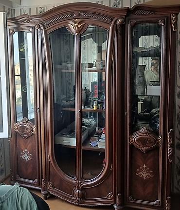 servant: Klassik üslubda iri vitrin/servant şkaf - Material: tünd qoz rəngli — 2